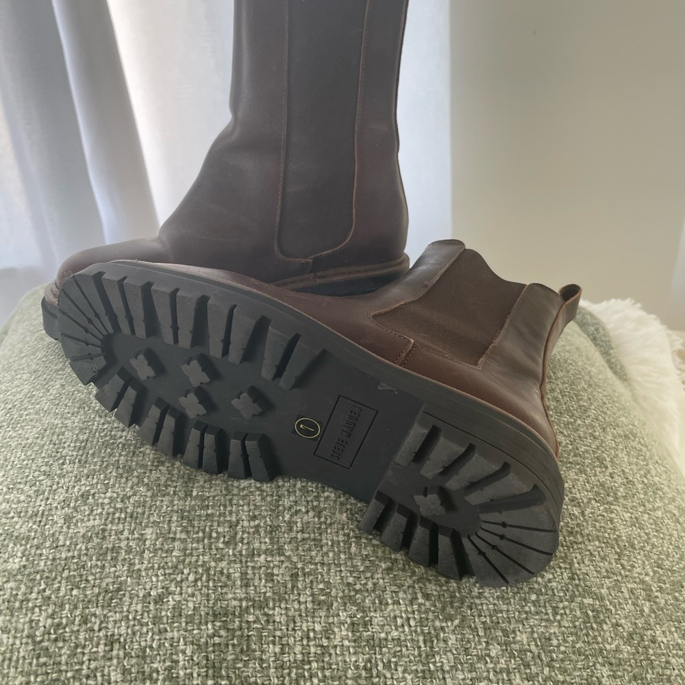 Steve Madden Chelsea Boots